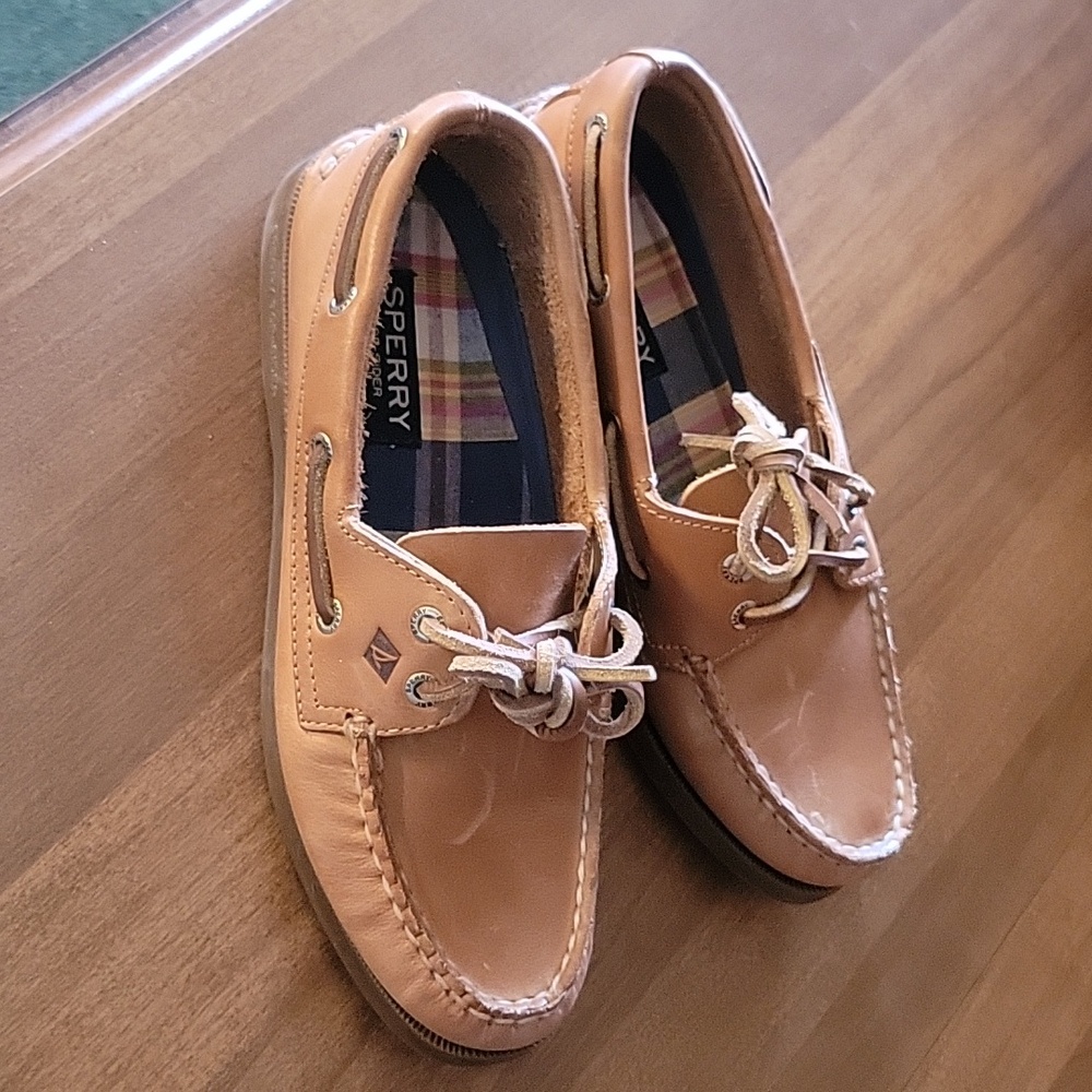 Womens Sperry boat shoe
